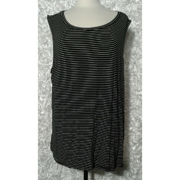 Old Navy Tops - Old Navy White and black tank plus  size XXL